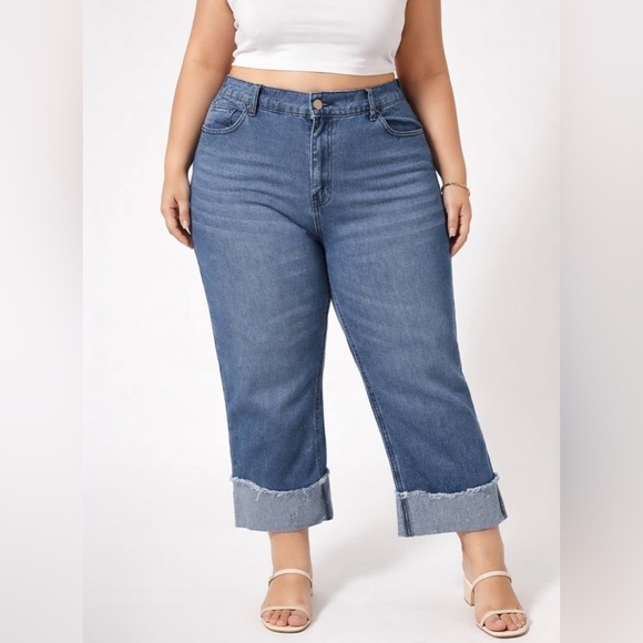 SHEIN Denim - Plus High-Rise Crop Jeans in Medium Blue